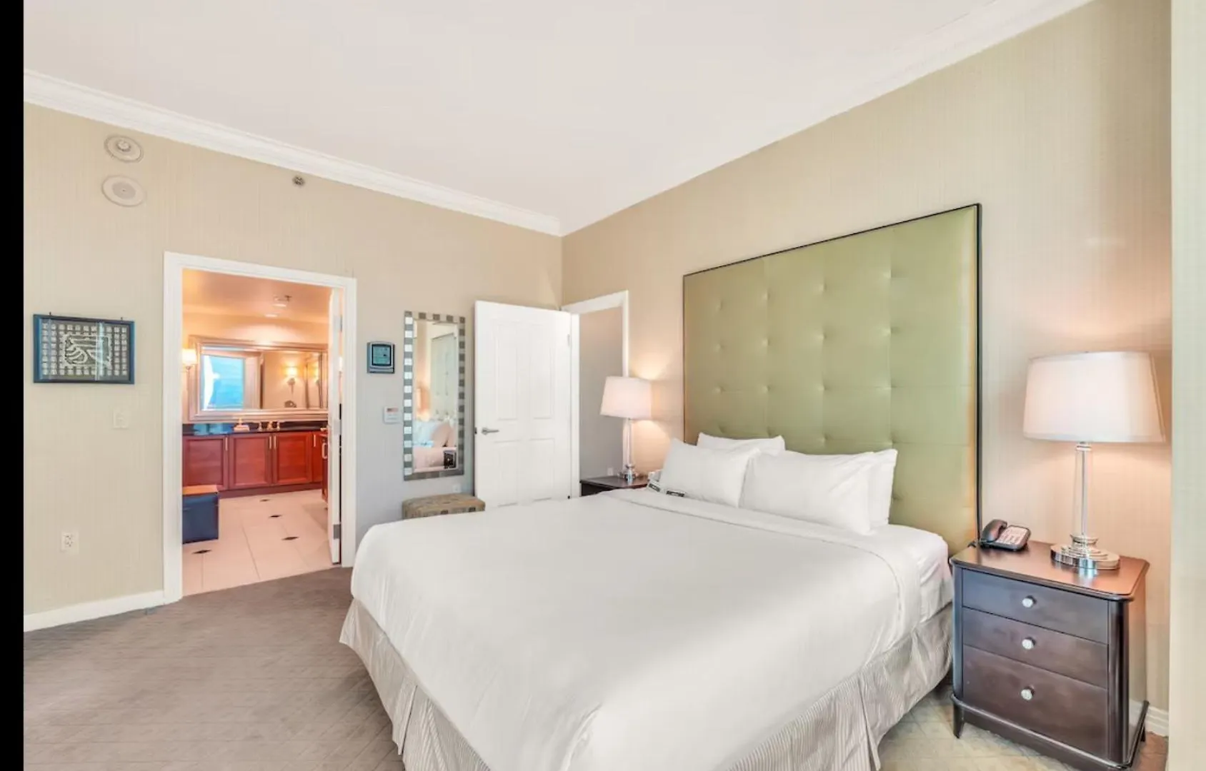 公寓式酒店 Las Vegas Penthouse With Strip Views - Sleeps 6 - Walk Out Balcony 美国