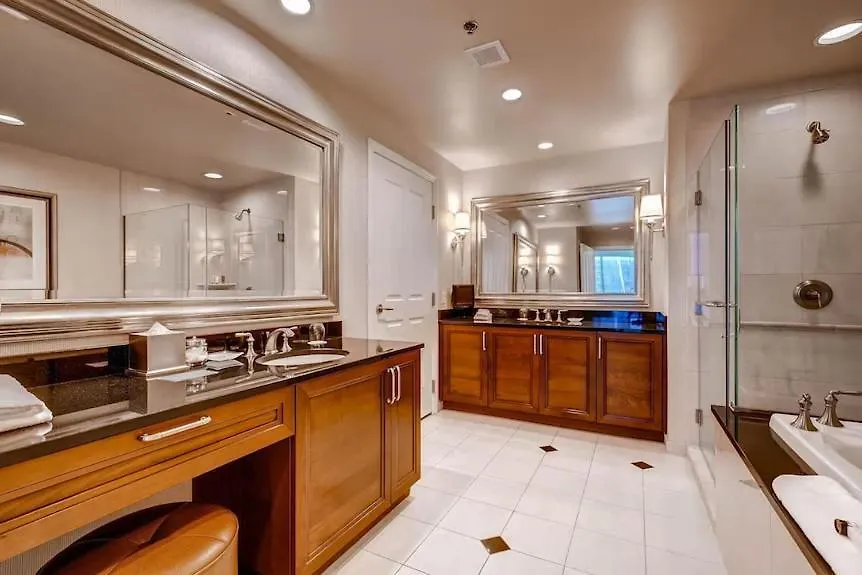 Las Vegas Penthouse With Strip Views - Sleeps 6 - Walk Out Balcony